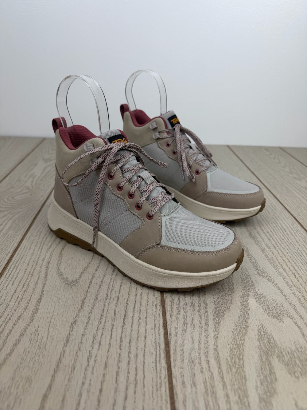 Teva Women's Ellwood Lace-Up High-Top Booties 7.5 Ellwood Mid Light Neutral $120